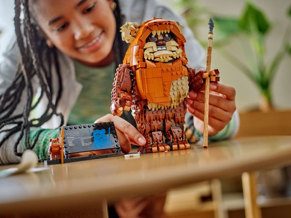 détails LEGO Star Wars 75430 : Le Retour du Jedi – Wicket l’Ewok™, Réplique de Personnage