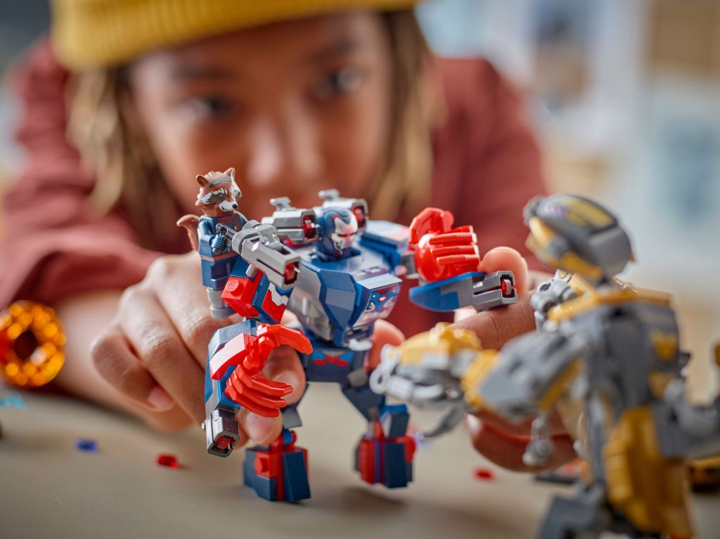 détails LEGO Marvel 76322 : Avengers – Thor Contre Chitauri