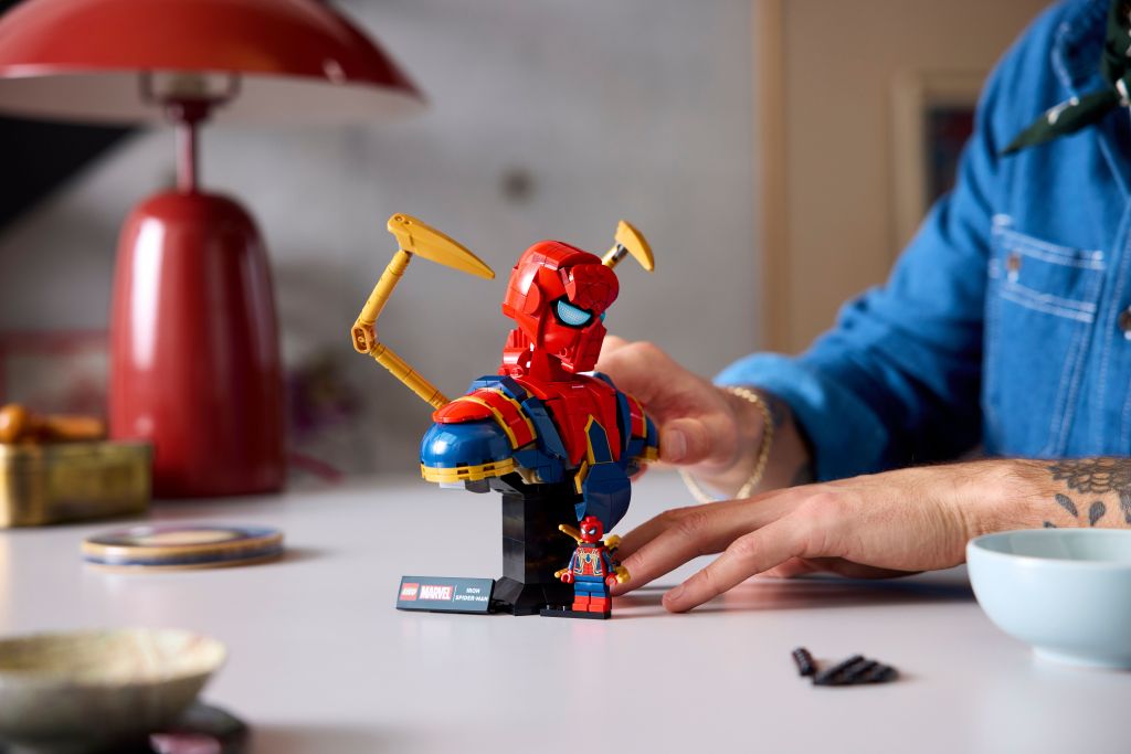 LEGO Marvel 76326 : Buste d’Iron Spider-Man