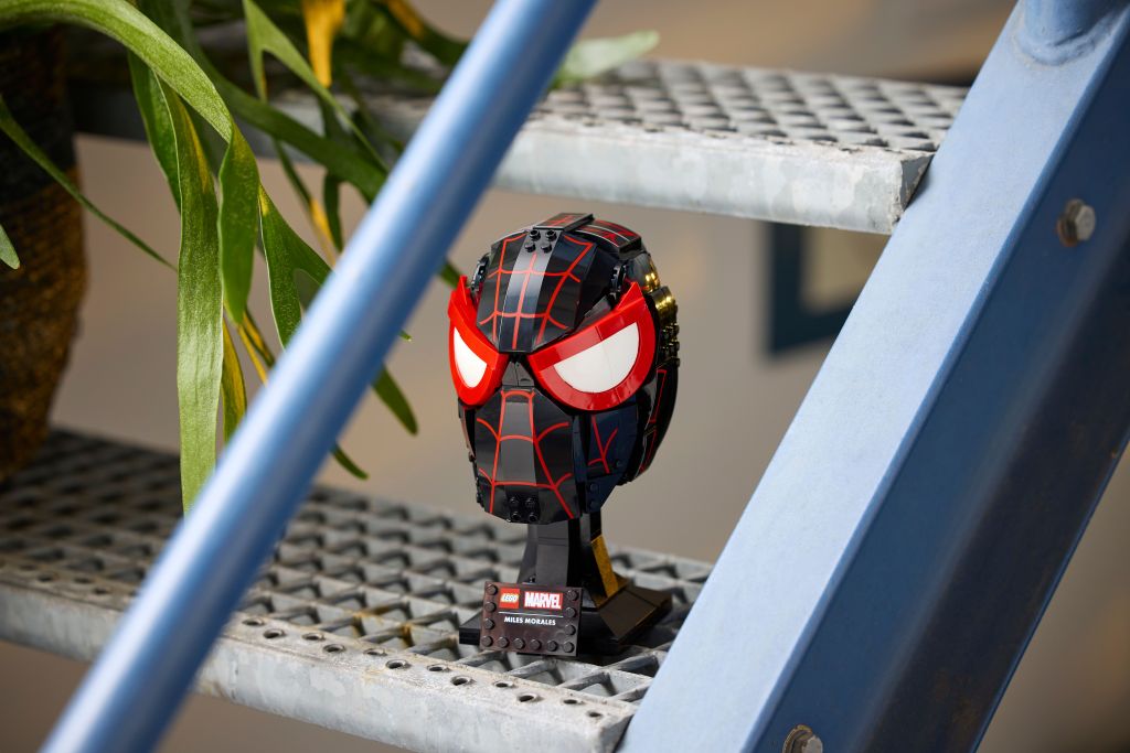 détails LEGO Marvel 76329 Le masque de Miles Morales