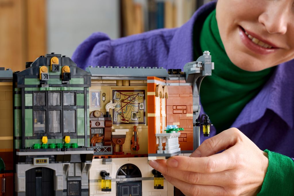 détails LEGO Icons 10351 Book Nook : Sherlock Holmes