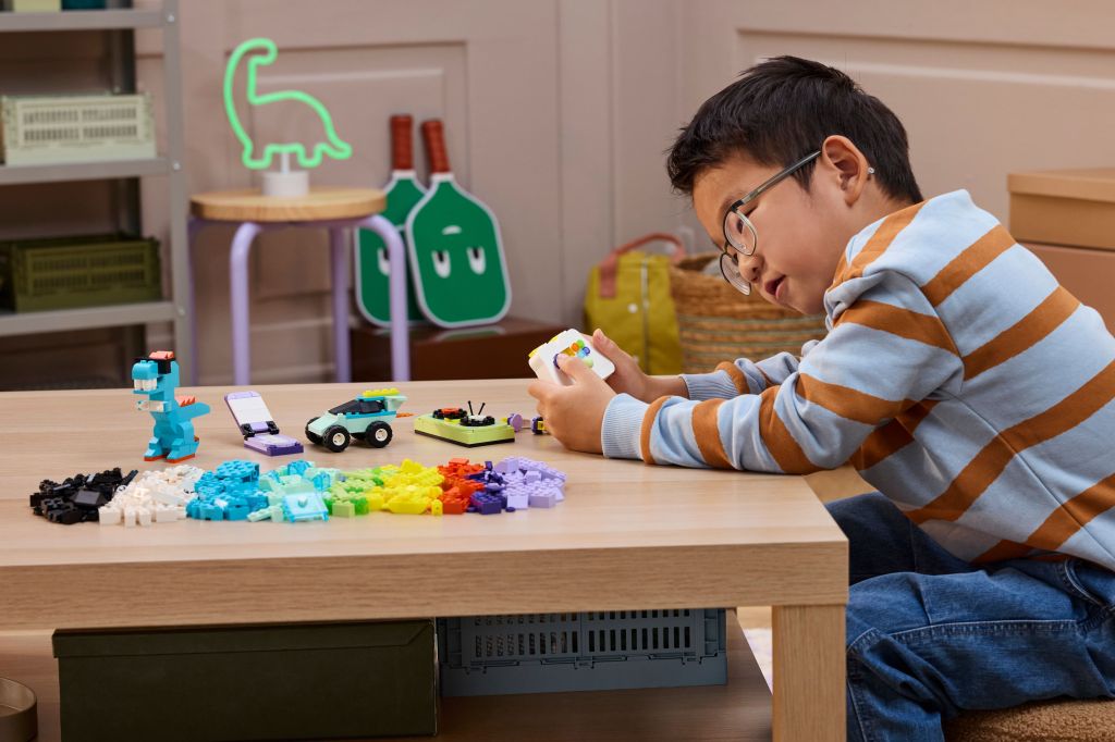 détails LEGO Classic 11043 : La boîte créative cool