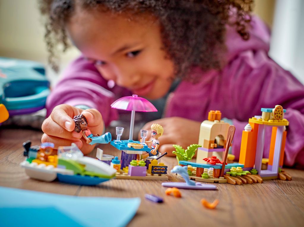 LEGO Friends 42672 : La Valise Créative de Plage