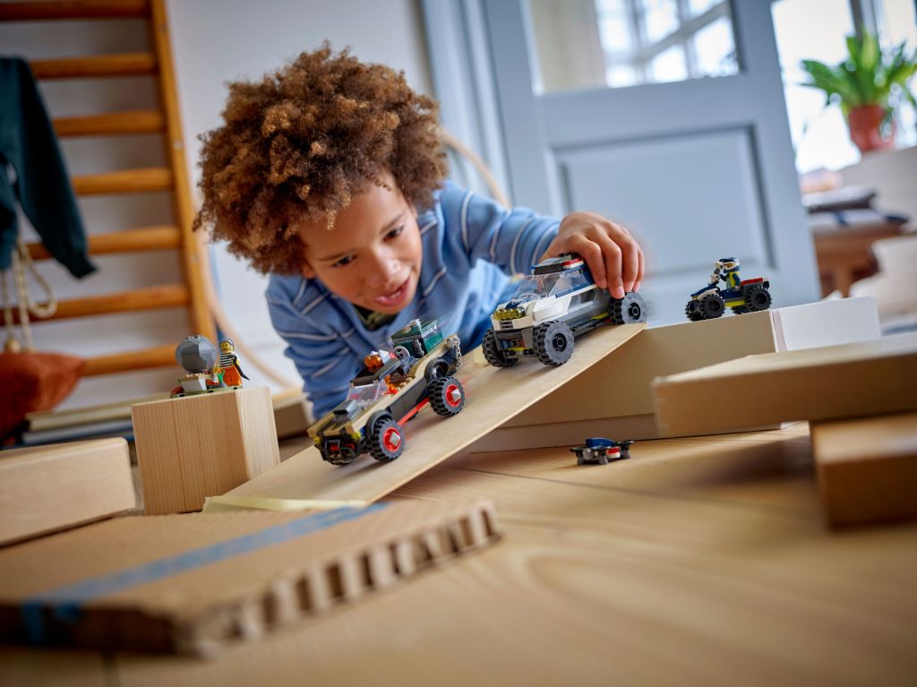 LEGO City 60449 : La course-poursuite de la voiture de police tout-terrain