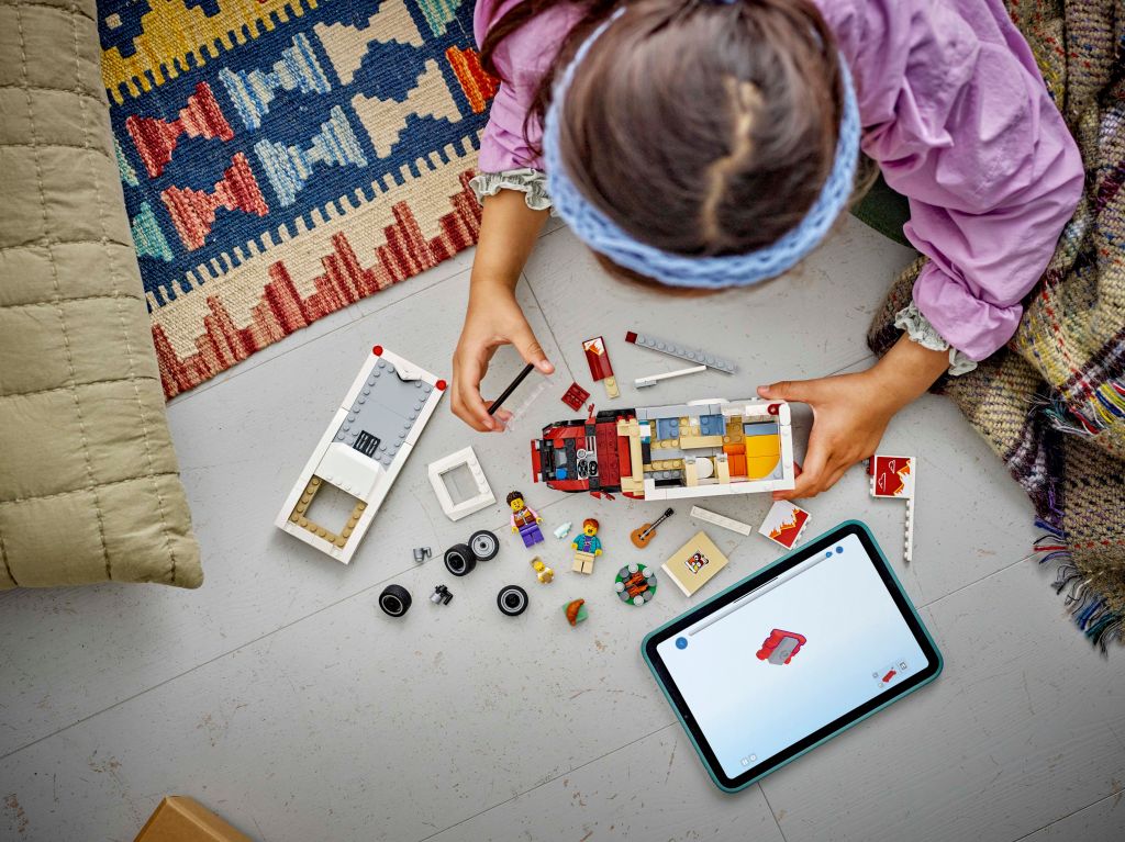 construction LEGO City 60454 : Le Camping-Car d’Aventures