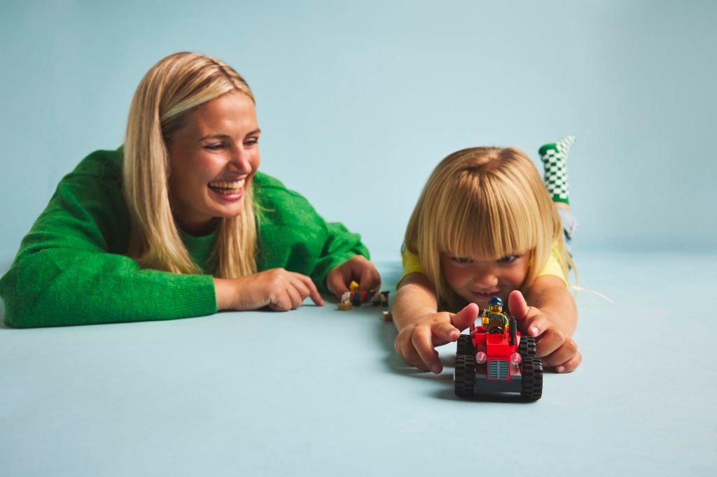 LEGO City 60461 : Le tracteur agricole rouge avec remorque et moutons