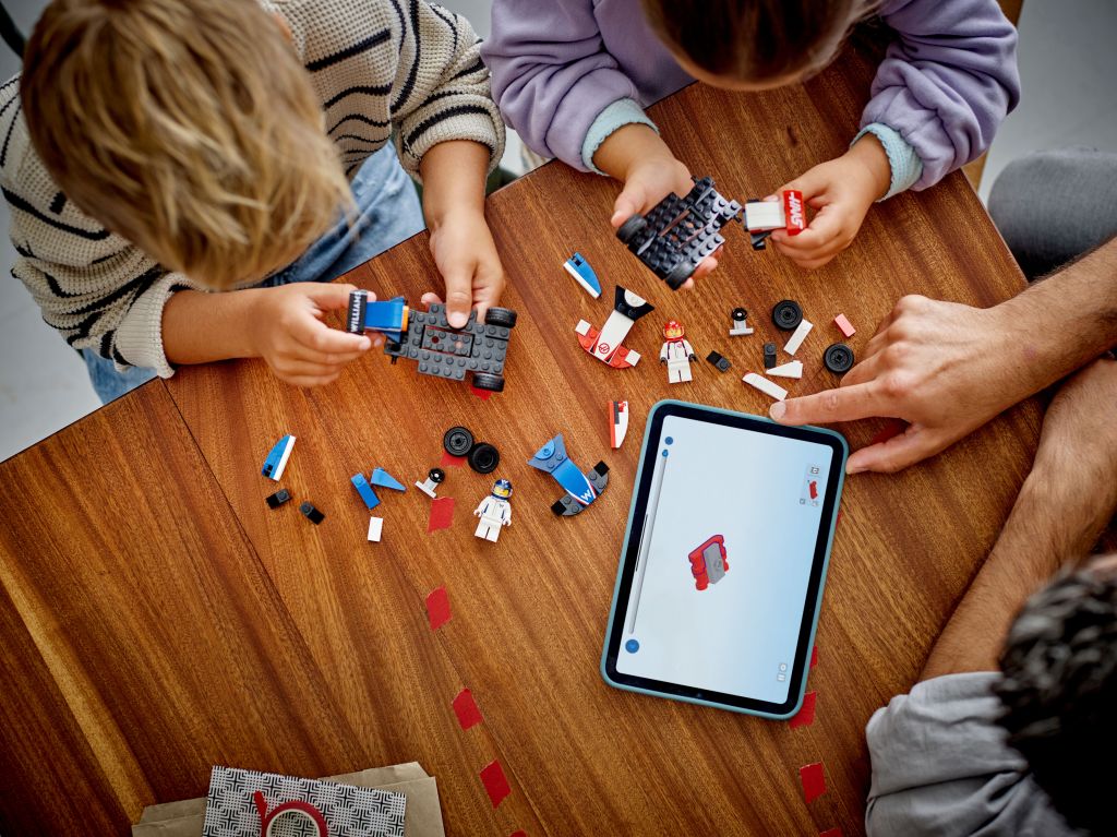 construction LEGO City 60464 : Voitures de course de F1 Williams Racing et Haas F1