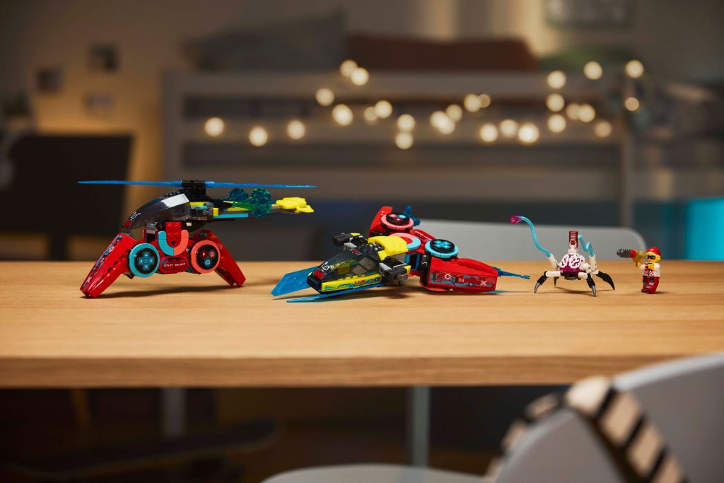 détails LEGO DREAMZzz 71489 : L’Avion-Manette de jeu de Cooper