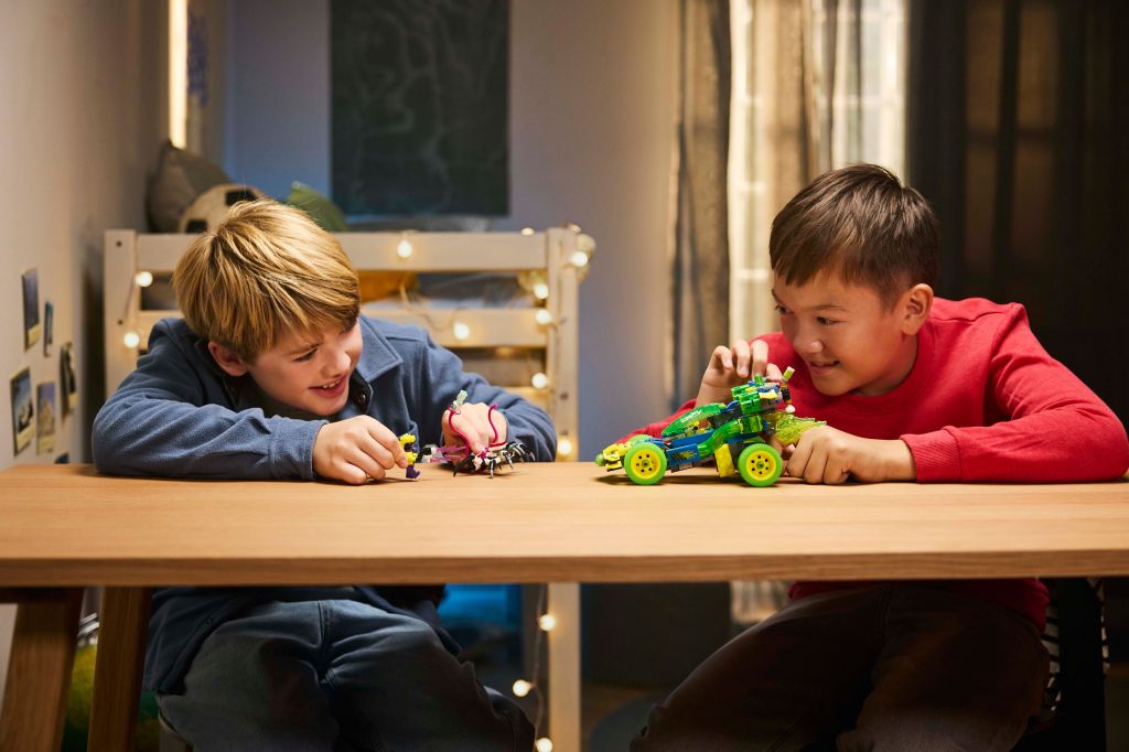 détails LEGO DREAMZzz 71491 : Mateo et la voiture de course de Z-Blob