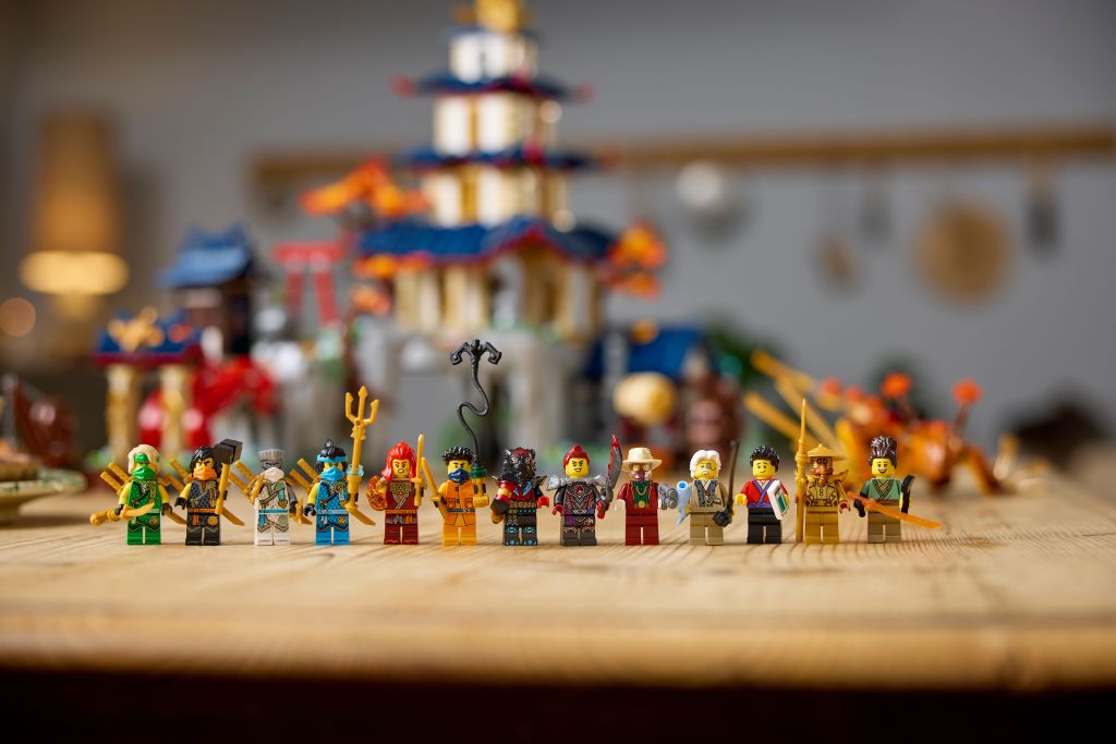personnages LEGO NINJAGO 71814 La ville au temple du tournoi