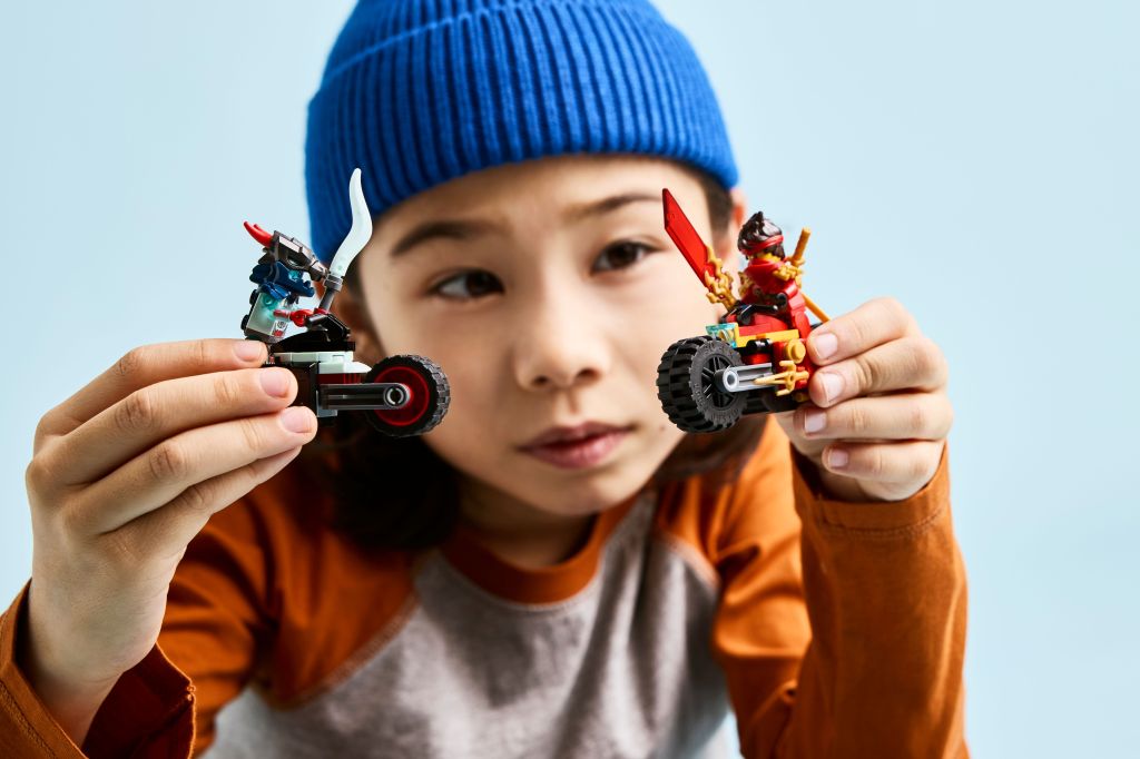 détails LEGO NINJAGO 71838 Kai et la course de motos