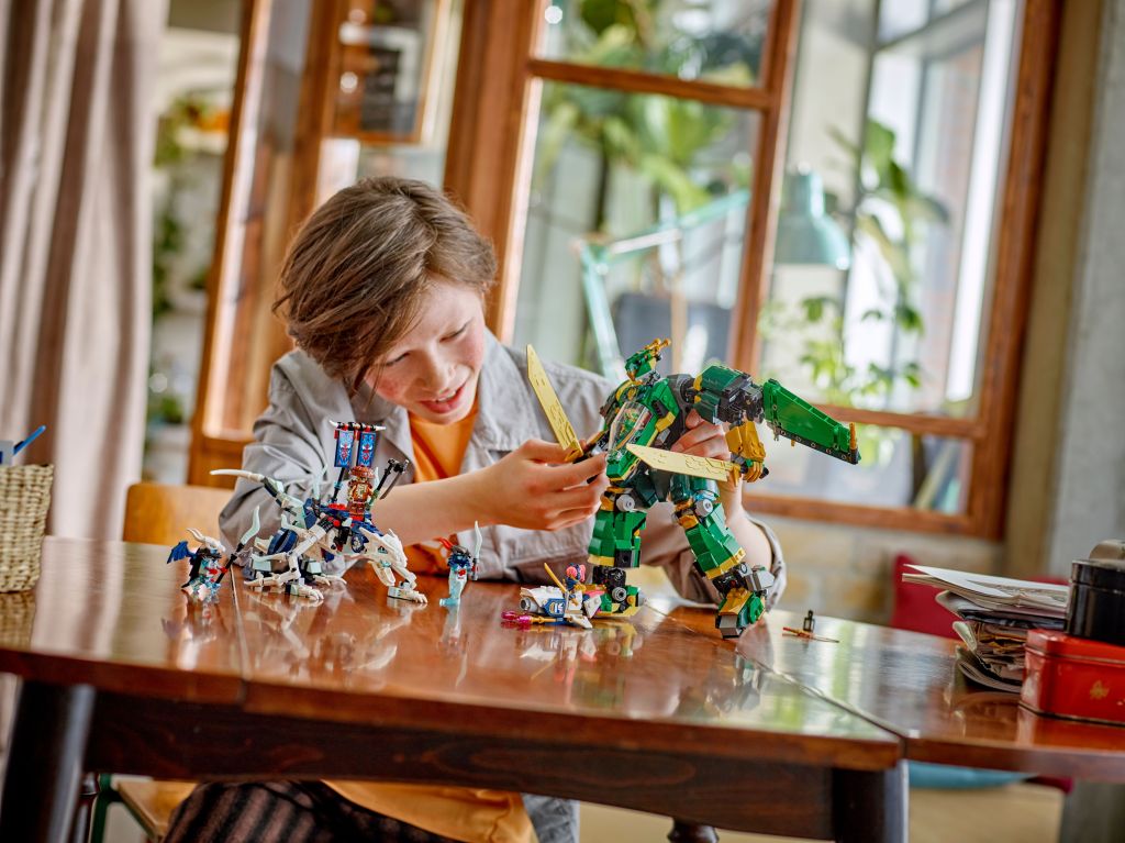 LEGO NINJAGO 71845 L’avion-robot de Lloyd