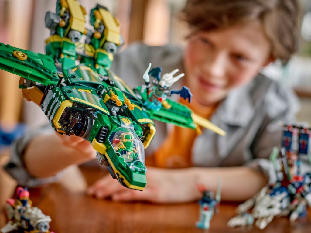 détails LEGO NINJAGO 71845 L’avion-robot de Lloyd
