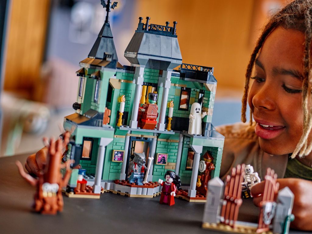 détails LEGO Creator 3-en-1 31167 : Le Manoir Hanté