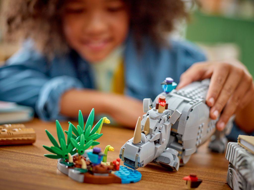 détails LEGO Creator 3-en-1 31171 : Animaux Sauvages – Le Rhinocéros Majestueux et les Oiseaux