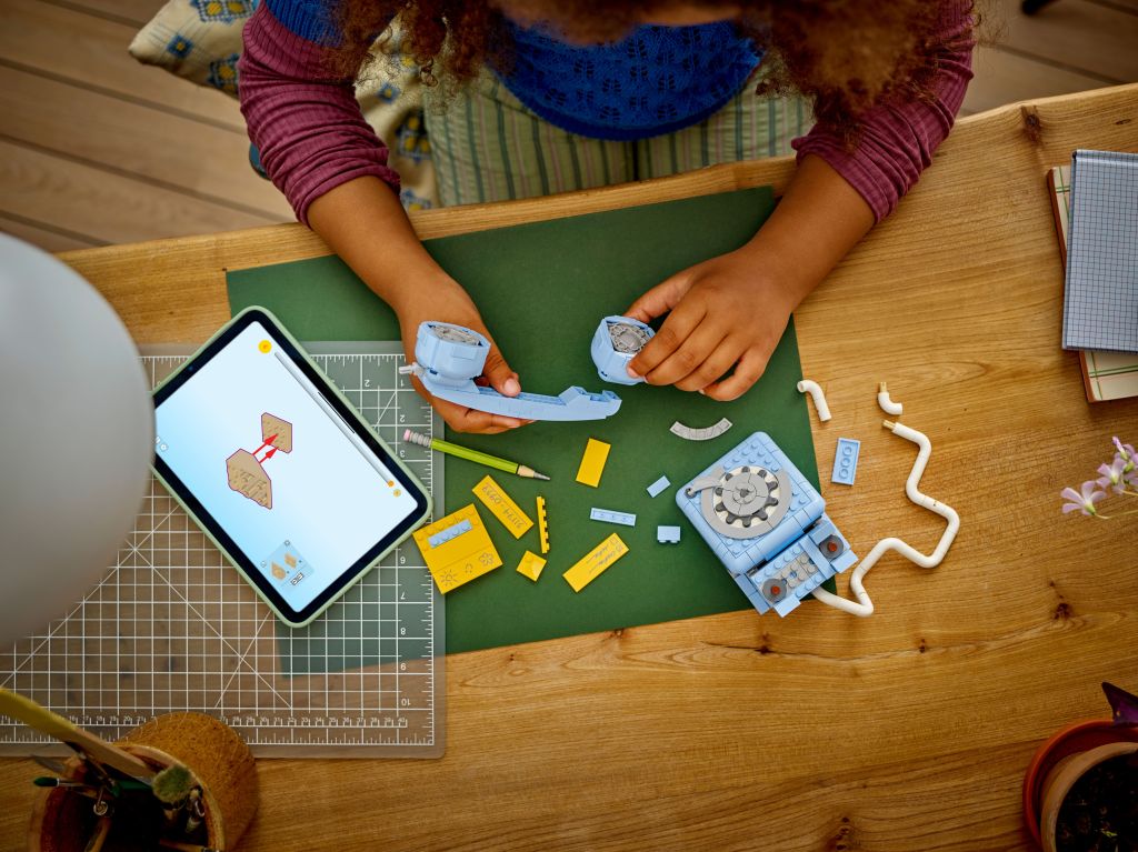 construction LEGO Creator 3-en-1 31174 : Le Téléphone Rétro