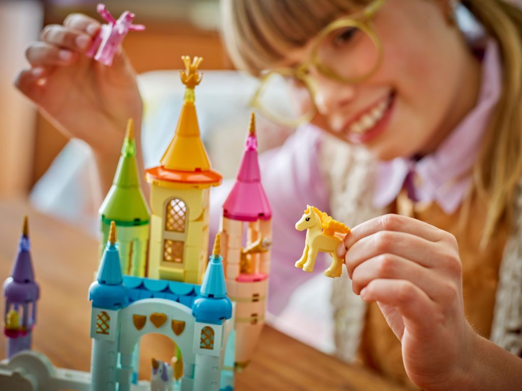 détails LEGO Creator 3-en-1 31175 : Le Château des Licornes