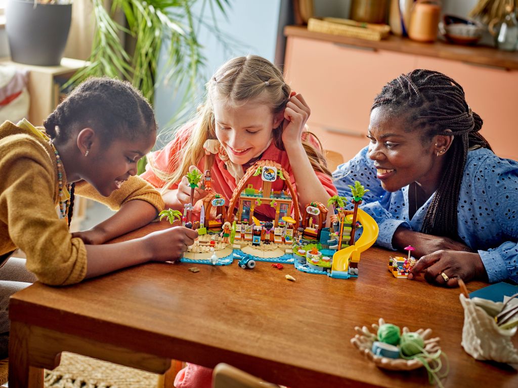 LEGO Friends 42673 : Vacances à l’hôtel de la plage