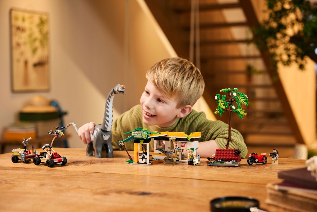 LEGO Jurassic World 76973 : La poursuite du vélociraptor et du titanosaure