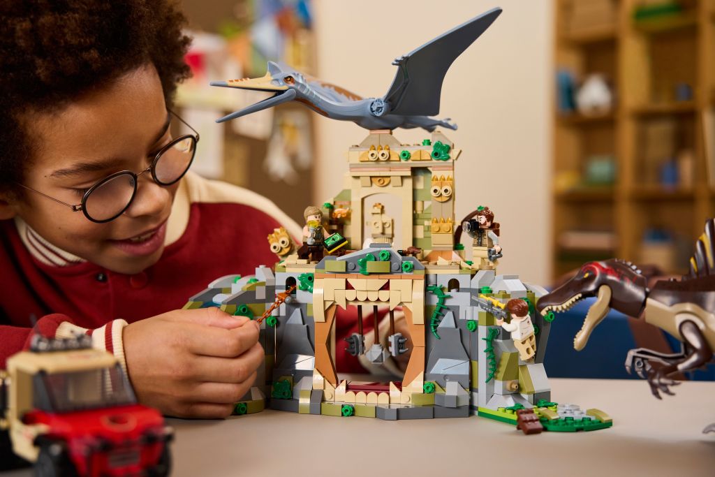 détails LEGO Jurassic World 76976 : Mission aérienne avec le spinosaure et le quetzalcoatlus