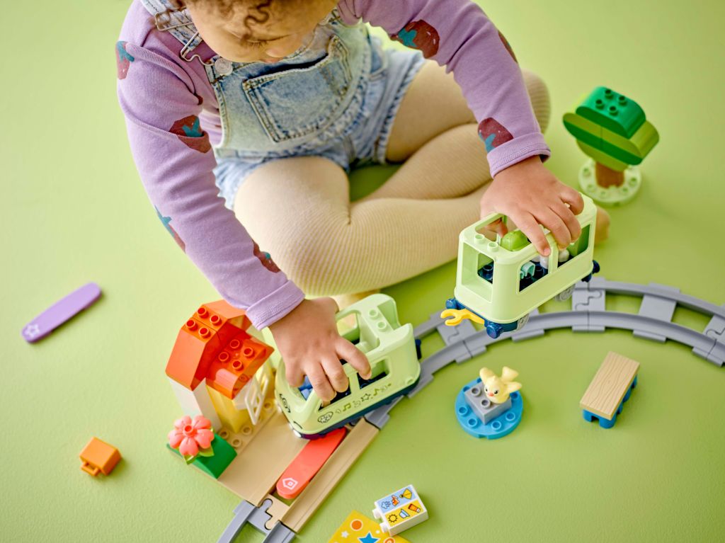 détails LEGO DUPLO Town 10427 Le train d’aventures interactif
