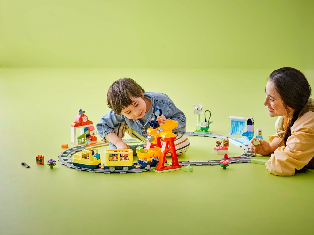 LEGO DUPLO Town 10428 Le grand train communautaire interactif