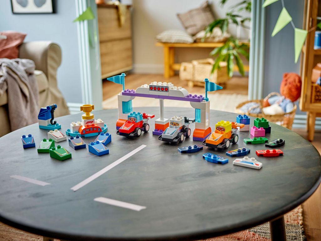 LEGO DUPLO Town 10445 Voitures de course et pilotes d’une écurie de F1