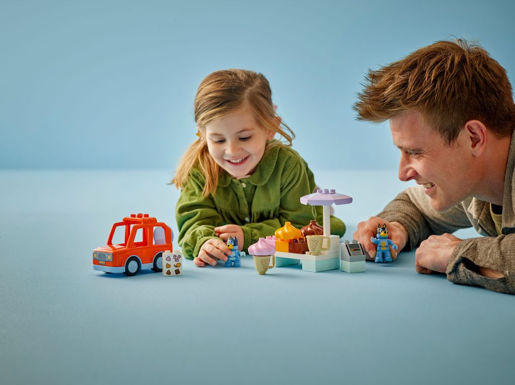 LEGO DUPLO Bluey 10458 Visite chez le marchand de glace avec Bluey