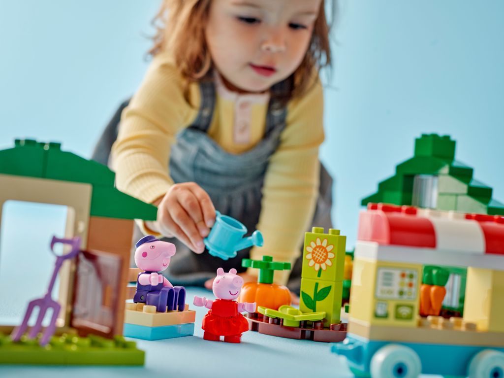 détails LEGO DUPLO Peppa Pig 10461 Le jardin de Papy Pig et la serre