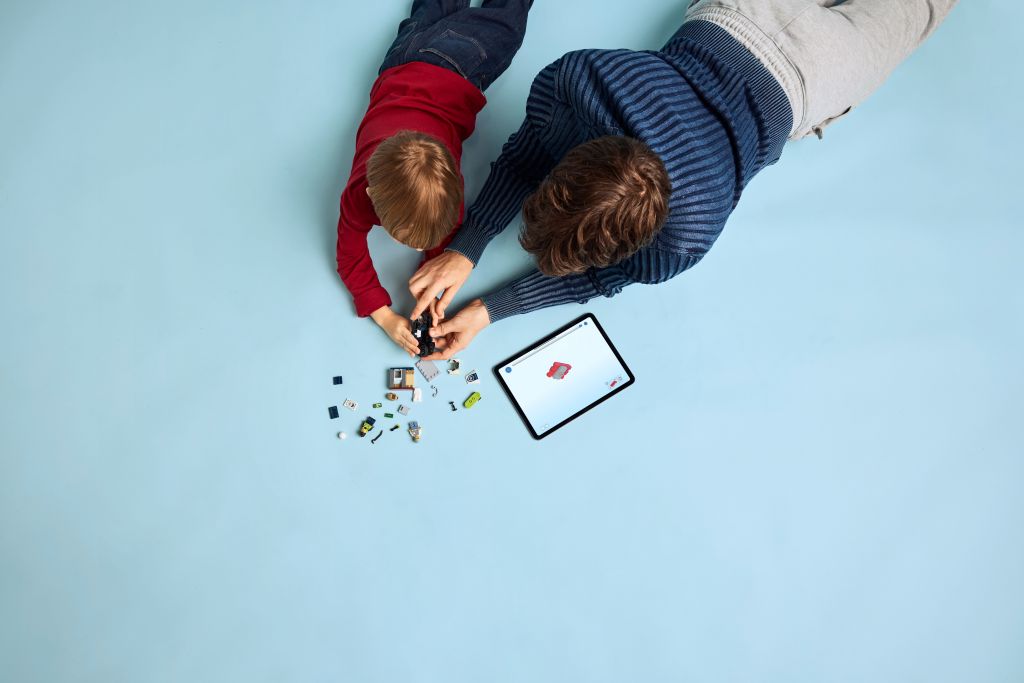 construction LEGO City 60455 : La course-poursuite en moto de police