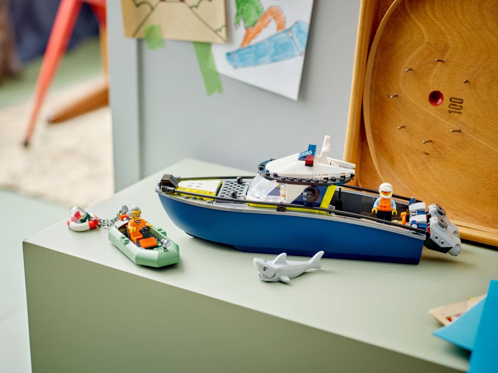 LEGO City 60456 : La course-poursuite en bateau de police