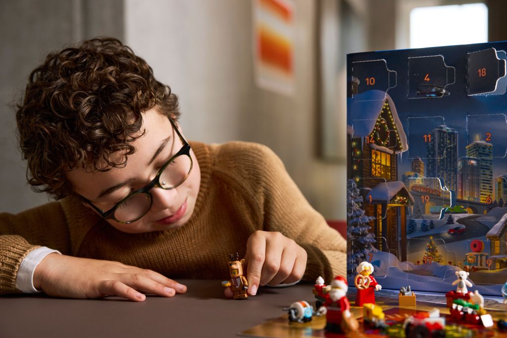 détails LEGO City 60475 – Le Calendrier de l’Avent 2025