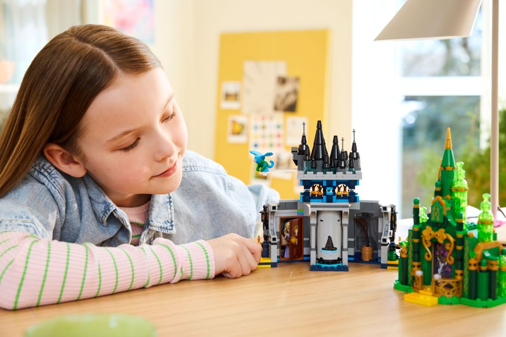 LEGO Wicked 75689 Emerald City et le Château de Kiamo Ko