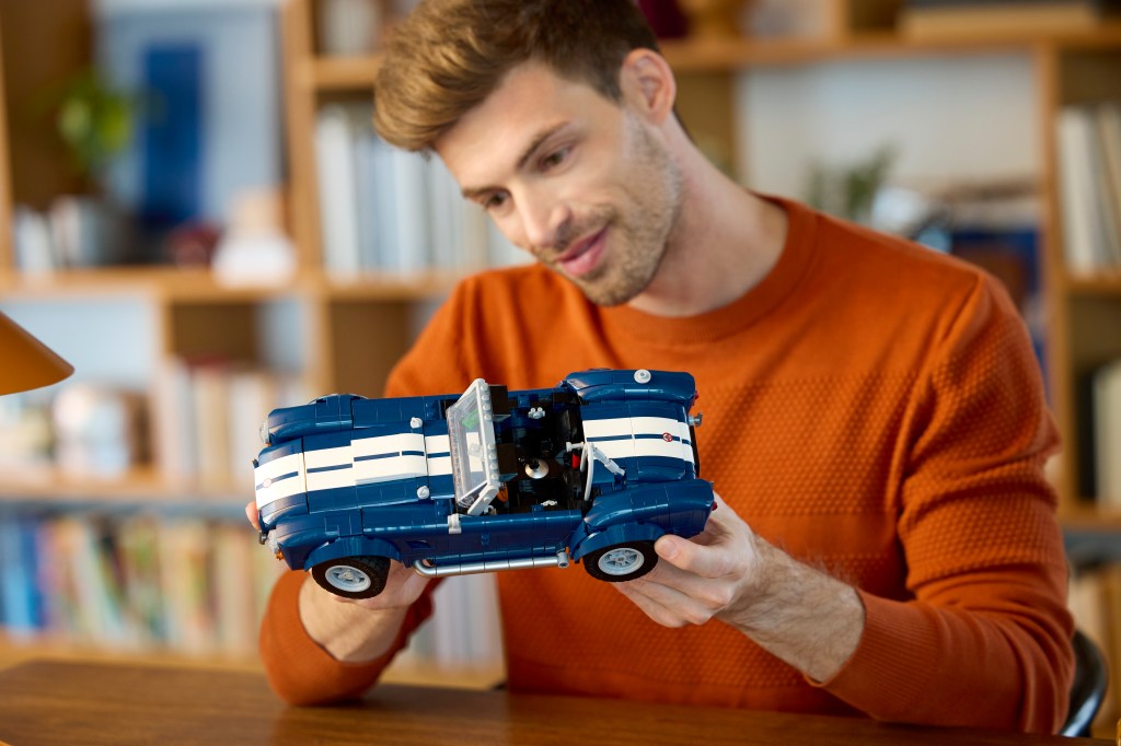 LEGO Icons 10357 Shelby Cobra 427 S/C