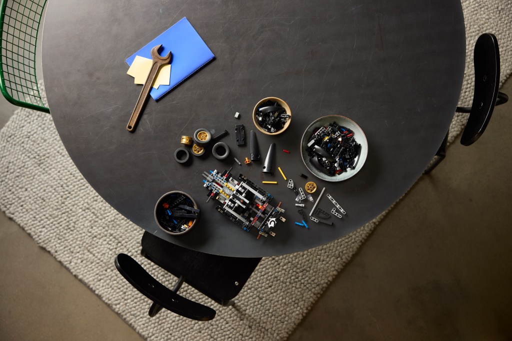 construction LEGO Technic 42223 La voiture de course 1966 Ford GT40 MKII