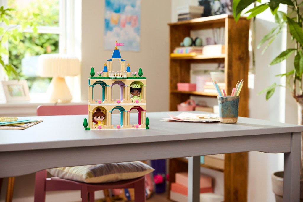 LEGO Disney Princess 43291 Belle et Tiana Miniatures avec un Château