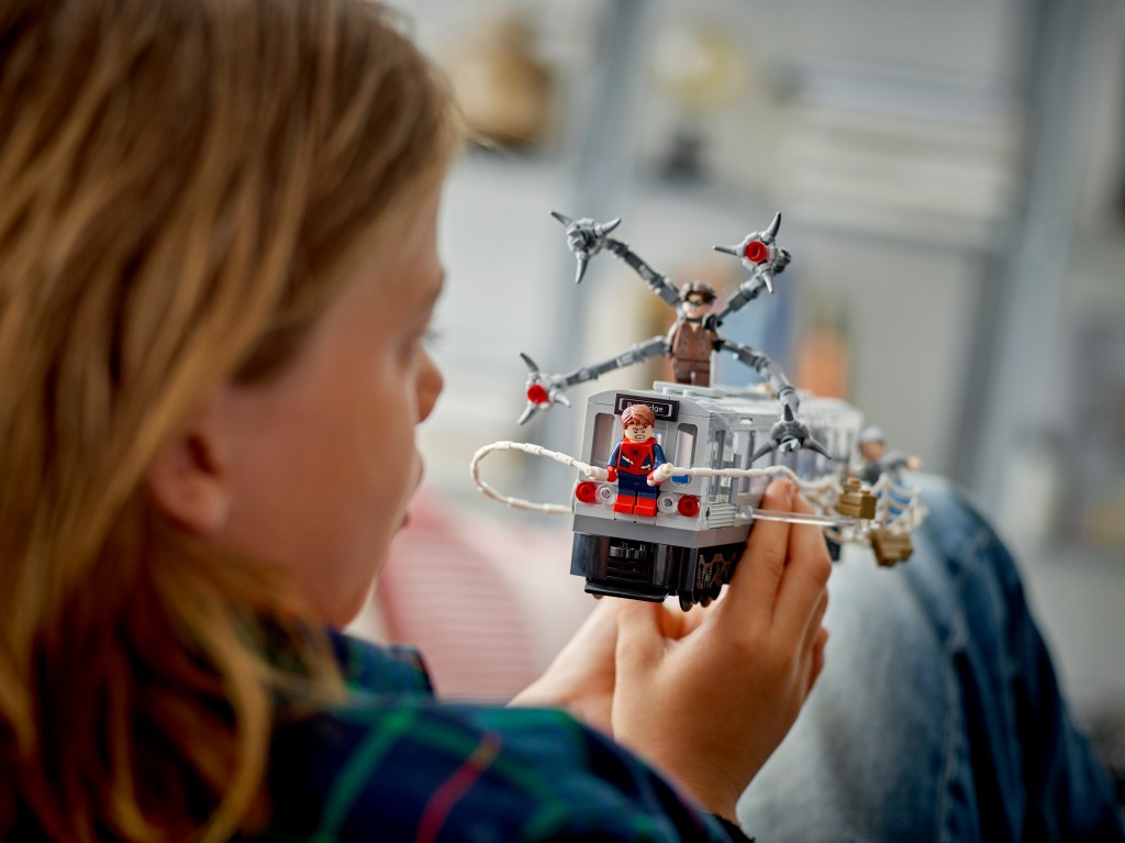 LEGO 76321 La scène du train de Spider-Man et Docteur Octopus