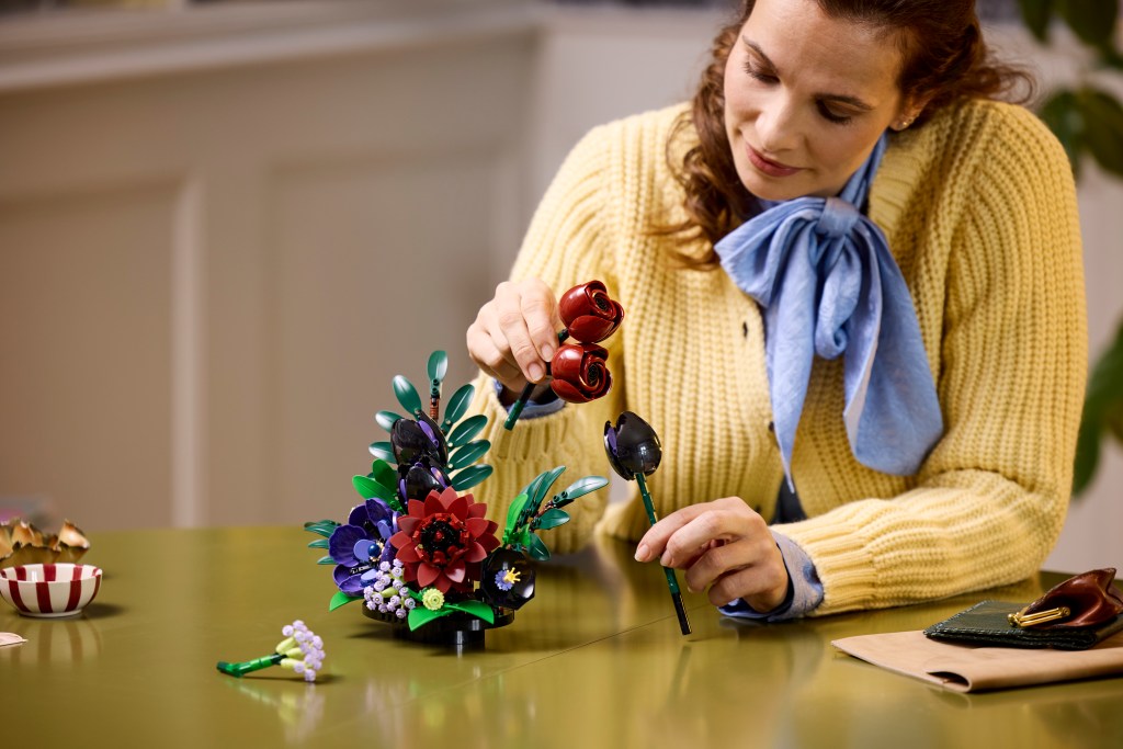LEGO Botanicals 11513 La Composition Florale Sombre