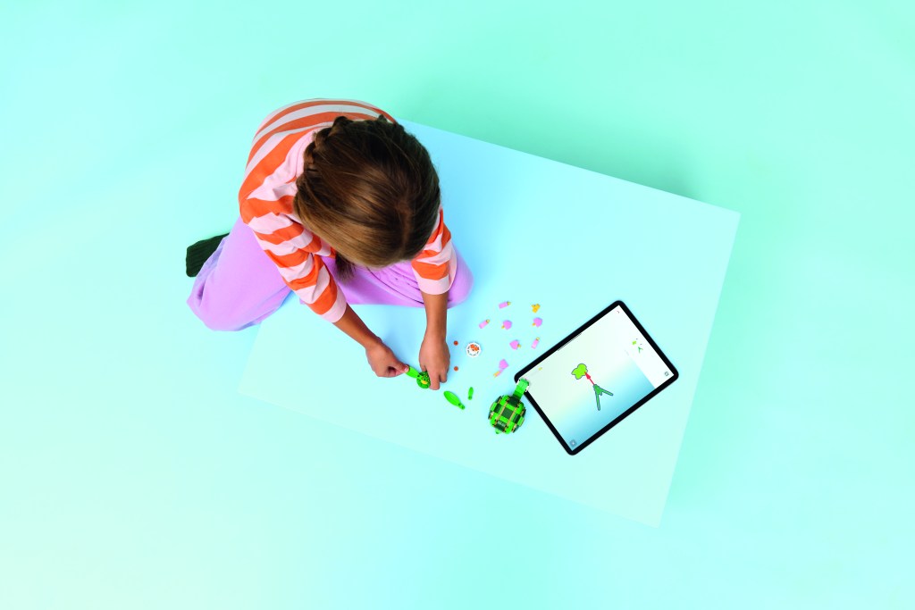 construction LEGO Creator 3-en-1 31377 La Tortue et la Fleur de Nénuphar