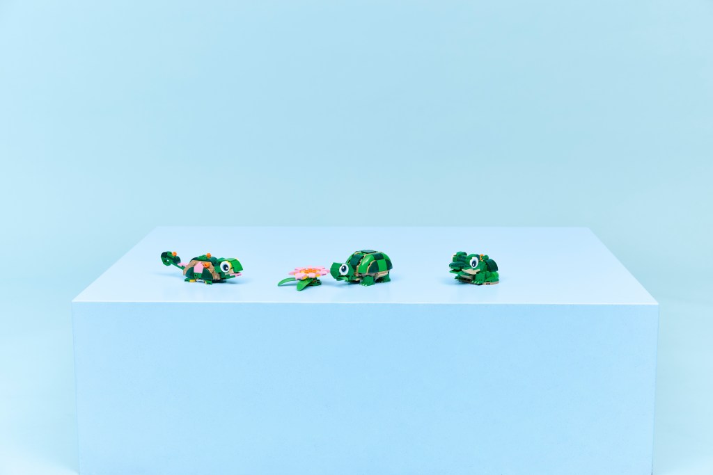 LEGO Creator 3-en-1 31377 La Tortue et la Fleur de Nénuphar