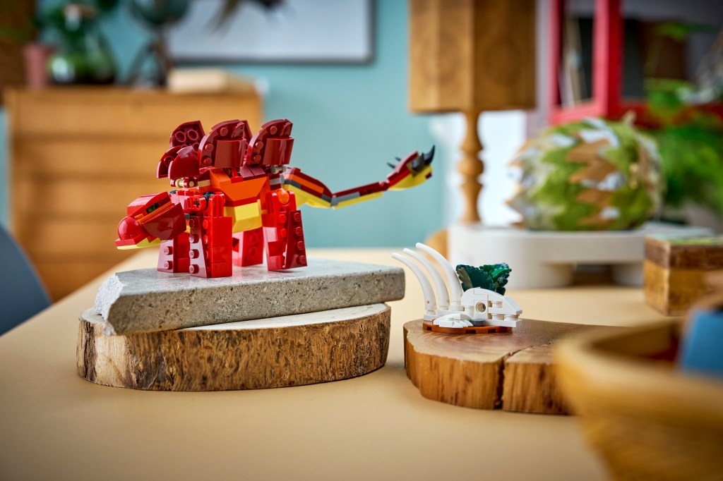 détails LEGO Creator 3-en-1 31379 Le Dinosaure Féroce