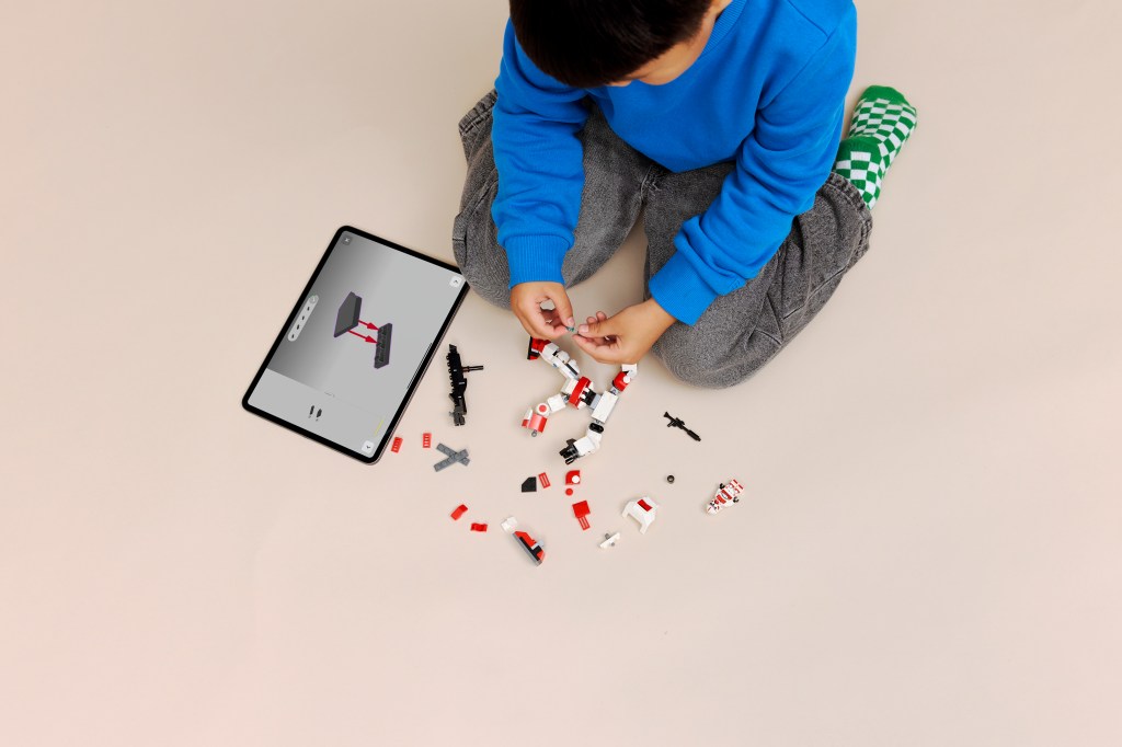 construction LEGO Star Wars 75448 – Le robot du Shock Trooper Clone