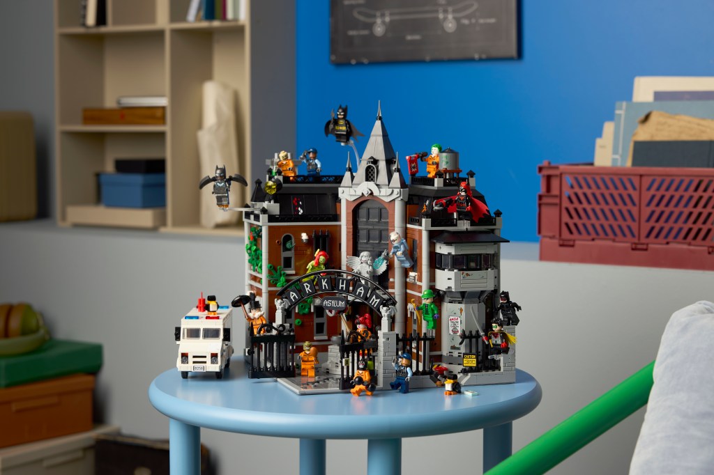 LEGO DC Batman 76300 – Arkham Asylum