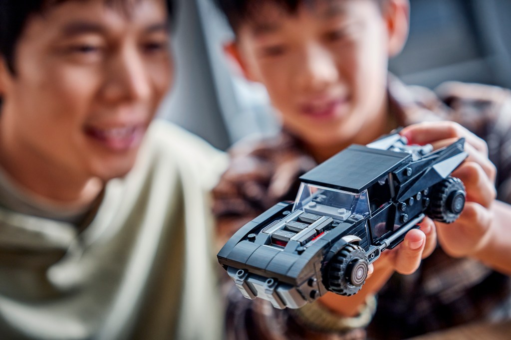 détails LEGO DC Batman 76332 – La Batmobile de The Batman