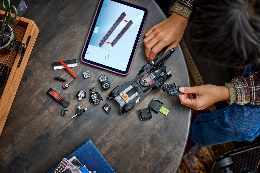 construction LEGO DC Batman 76333 – La Batmobile de Batman & Robin