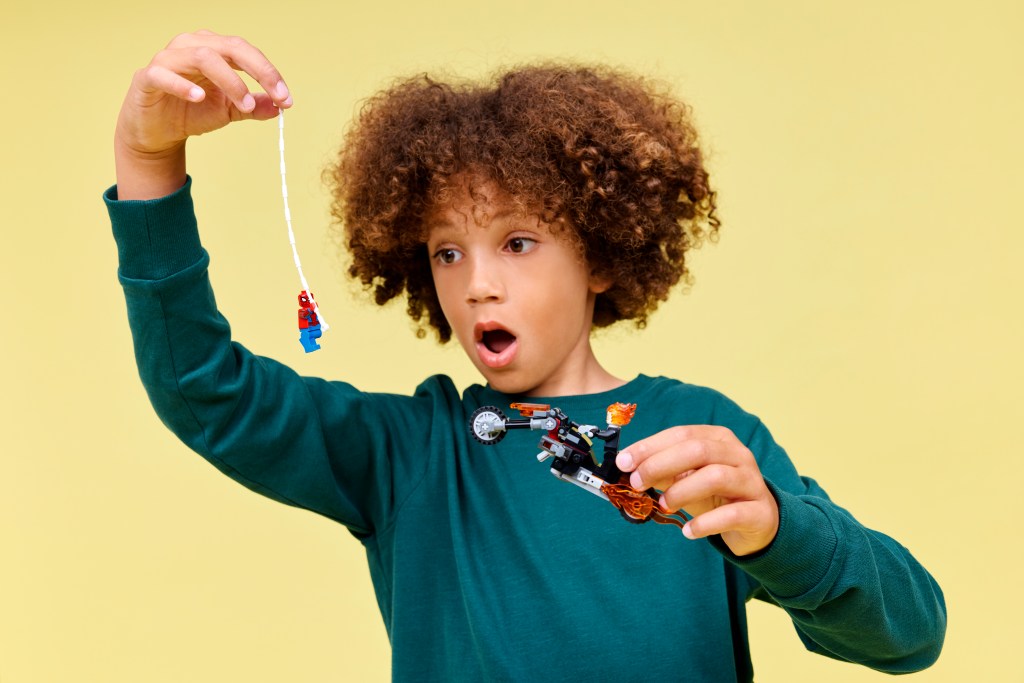 LEGO ǀ Marvel 76335 Spider-Man et sa Moto contre Ghost Rider