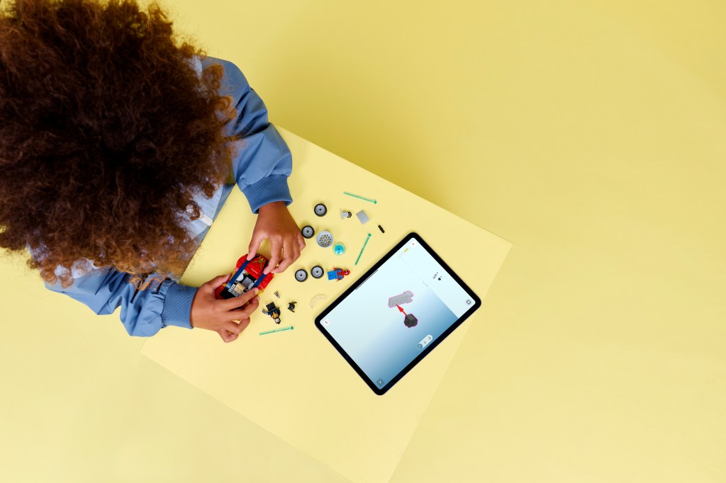 construction LEGO ǀ Marvel 76336 Spider-Man et sa Voiture contre Wolverine Vénomisé