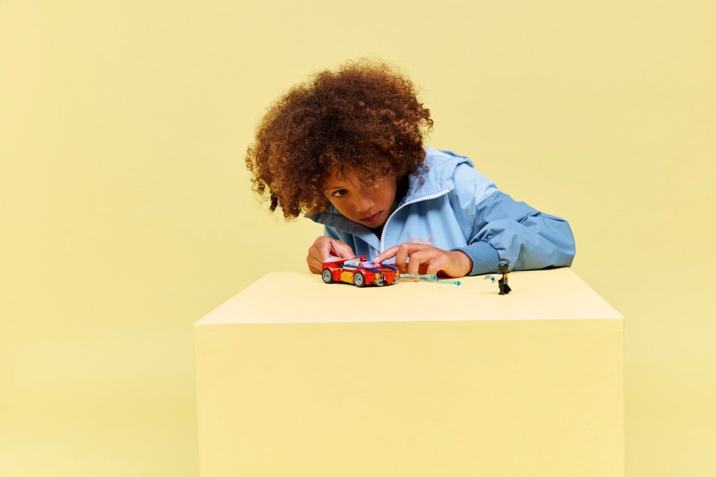 LEGO ǀ Marvel 76336 Spider-Man et sa Voiture contre Wolverine Vénomisé