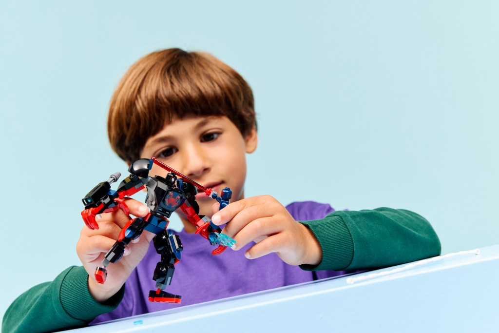 LEGO ǀ Marvel 76337 Le Robot de Miles Morales contre Spider-Man 2099