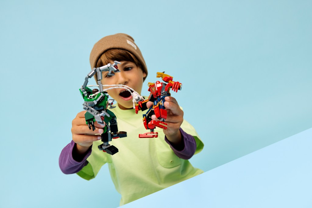 détails LEGO ǀ Marvel 76338 Le Combat des Robots : Spider-Man contre Docteur Octopus